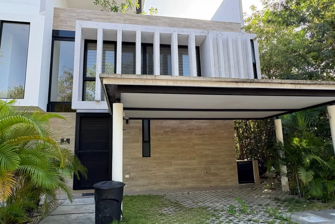 Casa 3 Recamaras en Renta Amueblada en Senderos Ciudad Mayakoba
